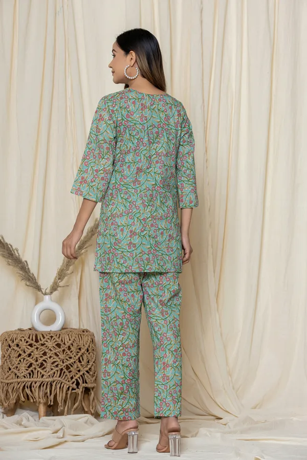 Green_Premium_Cotton_Floral_Print_Night_Suit_For_Women_&_Girls