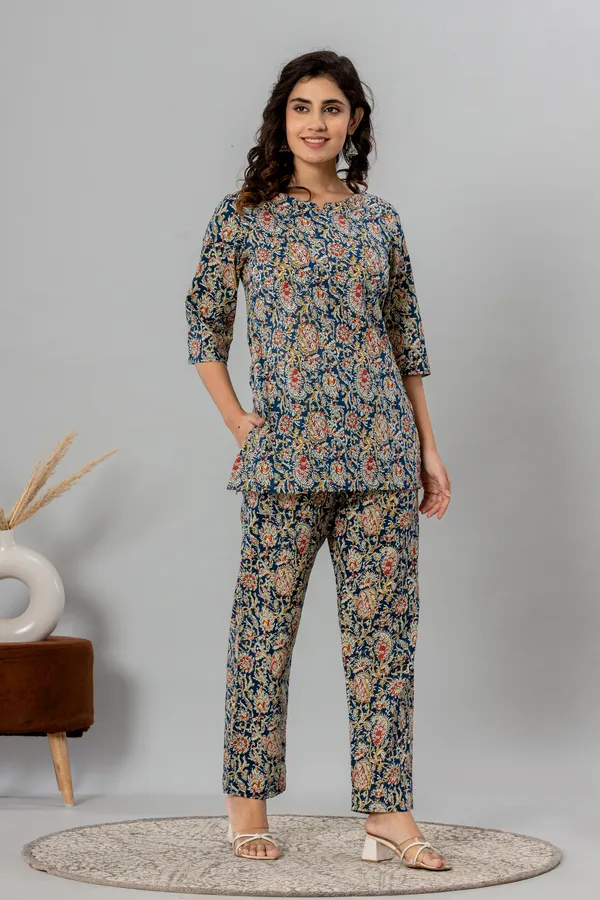Multicolor_Cotton_Printed_Night_Suit_Set_For_Women