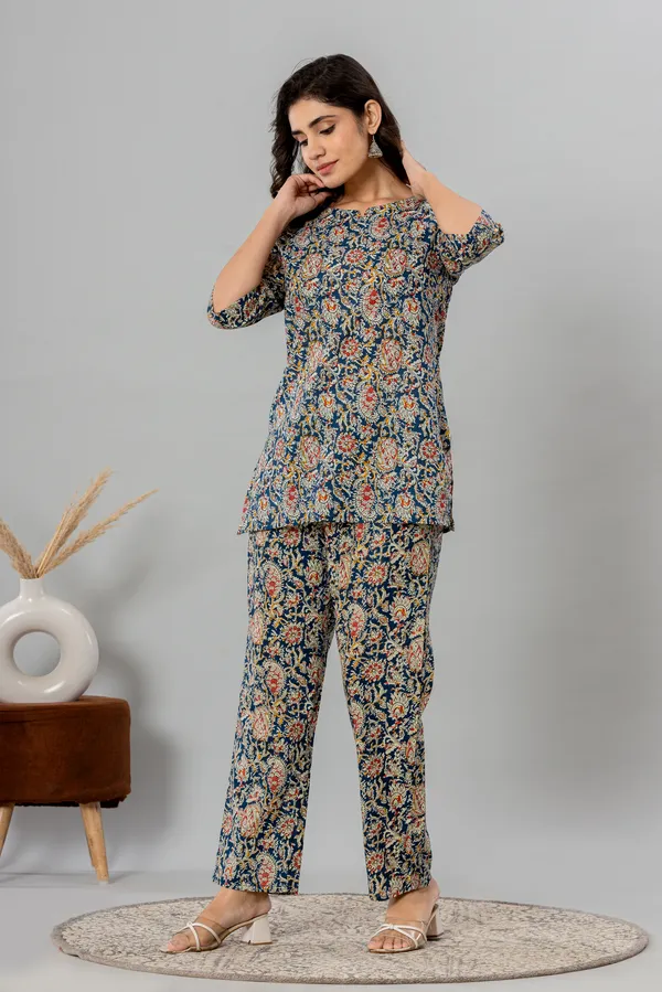 Multicolor_Cotton_Printed_Night_Suit_Set_For_Women