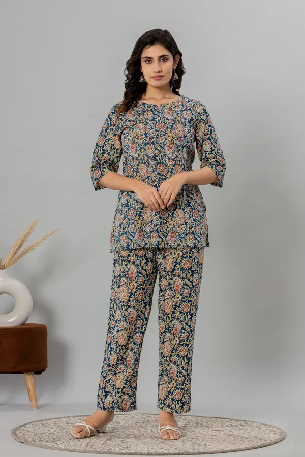 Multicolor_Cotton_Printed_Night_Suit_Set_For_Women