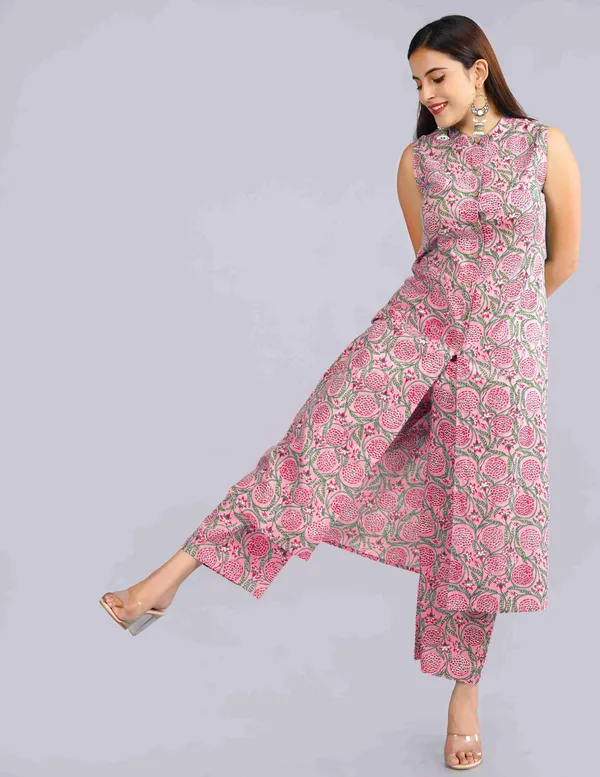 Pink_Premium_Cotton_Floral_Print_Kurti_Plazzo_Set_For_Women_&_Girls