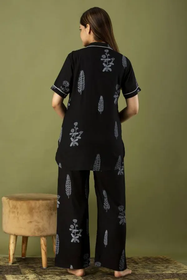 Black_Rayon_Printed_Night_Suit_Set_For_Women
