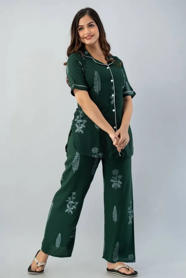 Green_Rayon_Printed_Night_Suit_Set_For_Women