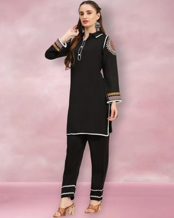 Black_Rayon_Printed_Ethnic_Suit_Set_For_Women