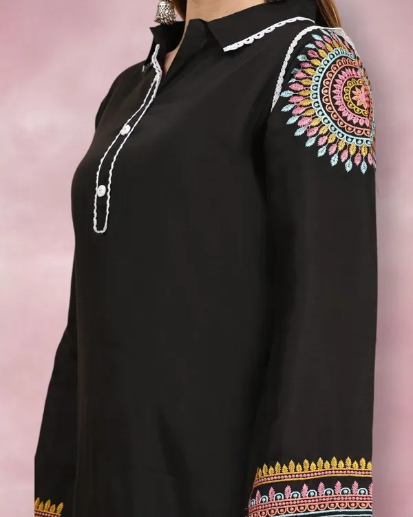 Black_Rayon_Printed_Ethnic_Suit_Set_For_Women
