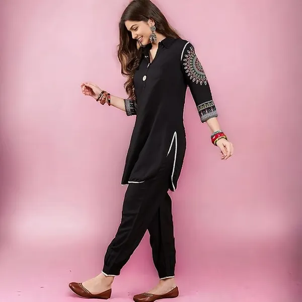 Black_Rayon_Printed_Ethnic_Suit_Set_For_Women