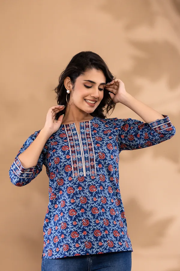 Blue_Cotton_Printed_Tunic_For_Women