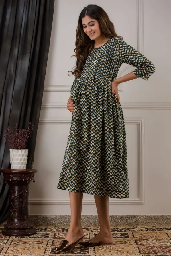 BLACK_PRINTED_MATERNITY_DRESS