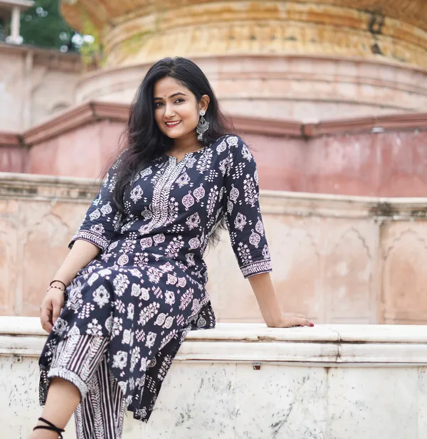 Black_Cotton_Butti_Printed_Kurta_pant_set
