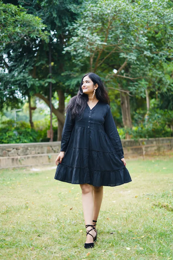Black_Rayon_Solid_Flared_Dress