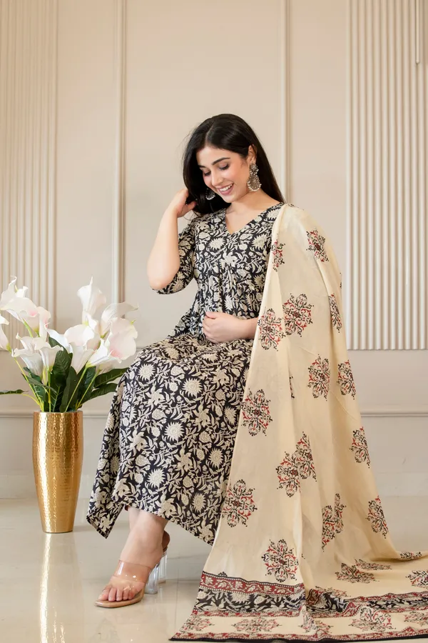 Black_&_White_Sunflower_Printed_Cotton_Kurta_Set