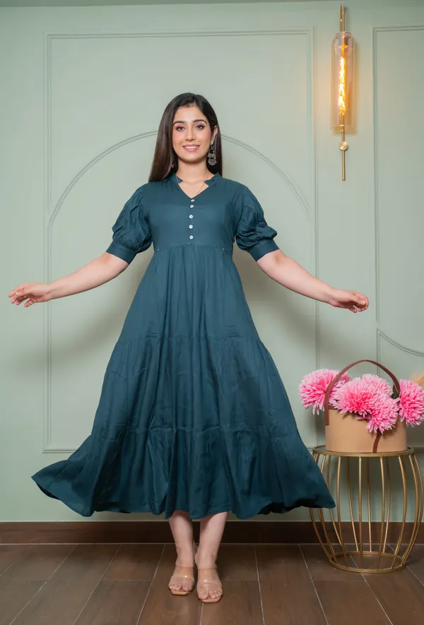 Green_Solid_Long_Maternity_3_Tire_Dress