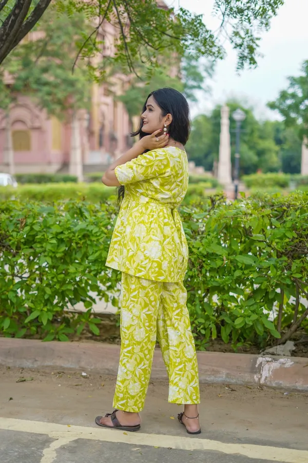 Neon_Cotton_Printed_Short_Kurti_&_Bottom_Co-Ord_Set_(2Pcs)