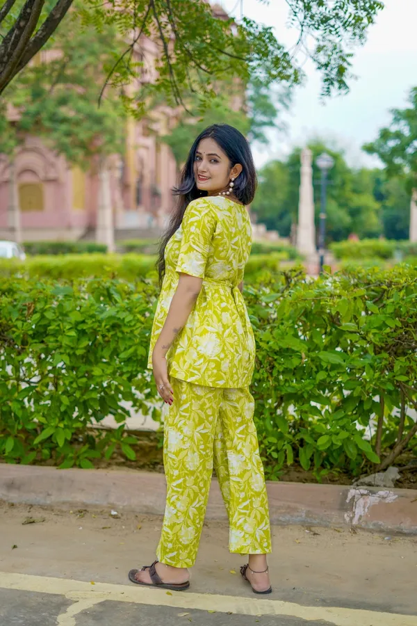 Neon_Cotton_Printed_Short_Kurti_&_Bottom_Co-Ord_Set_(2Pcs)