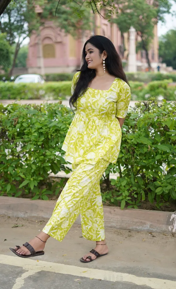 Neon_Cotton_Printed_Short_Kurti_&_Bottom_Co-Ord_Set_(2Pcs)