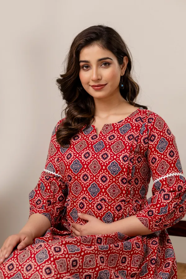 Patola_printed__maternity_dress