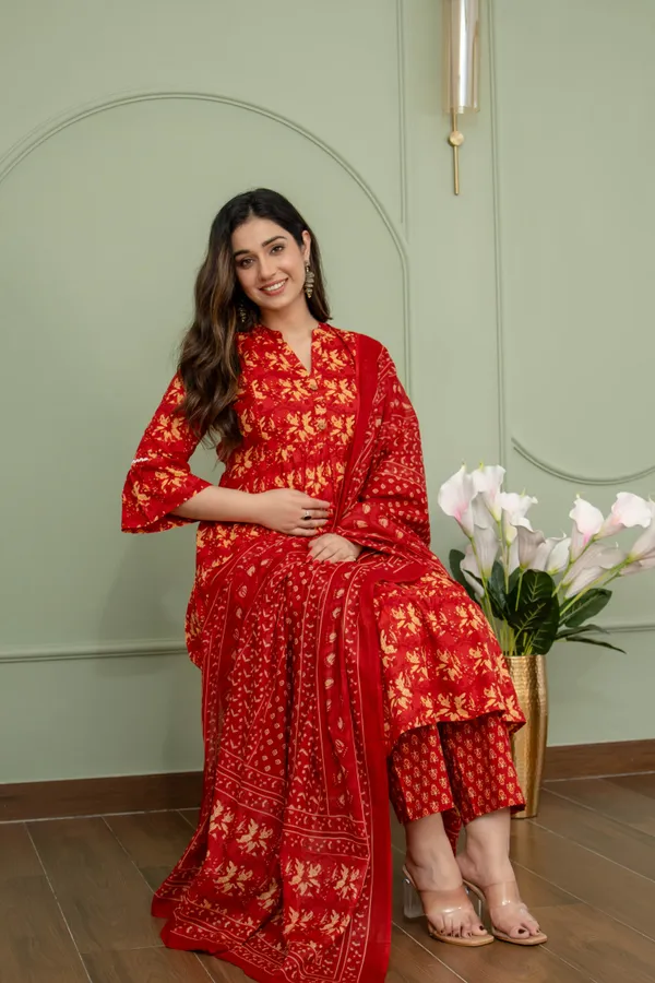 RED_MATERNITY_KURTA_PANT_DUPPTA_SET_