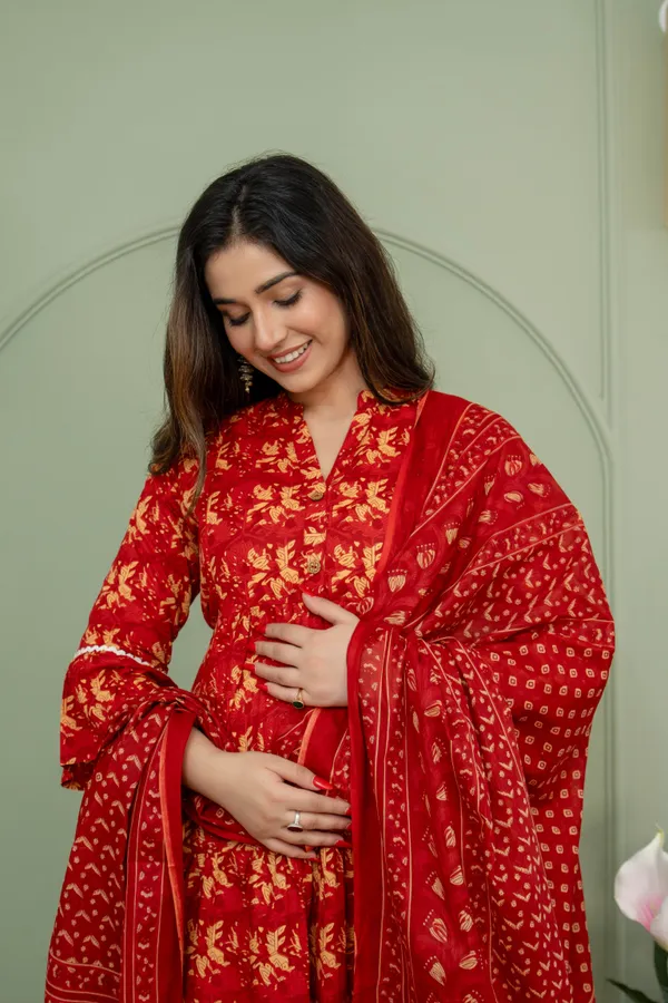 RED_MATERNITY_KURTA_PANT_DUPPTA_SET_