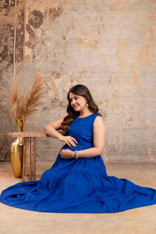 Reyon_Solid_Sleeveless_Maternity_Dress