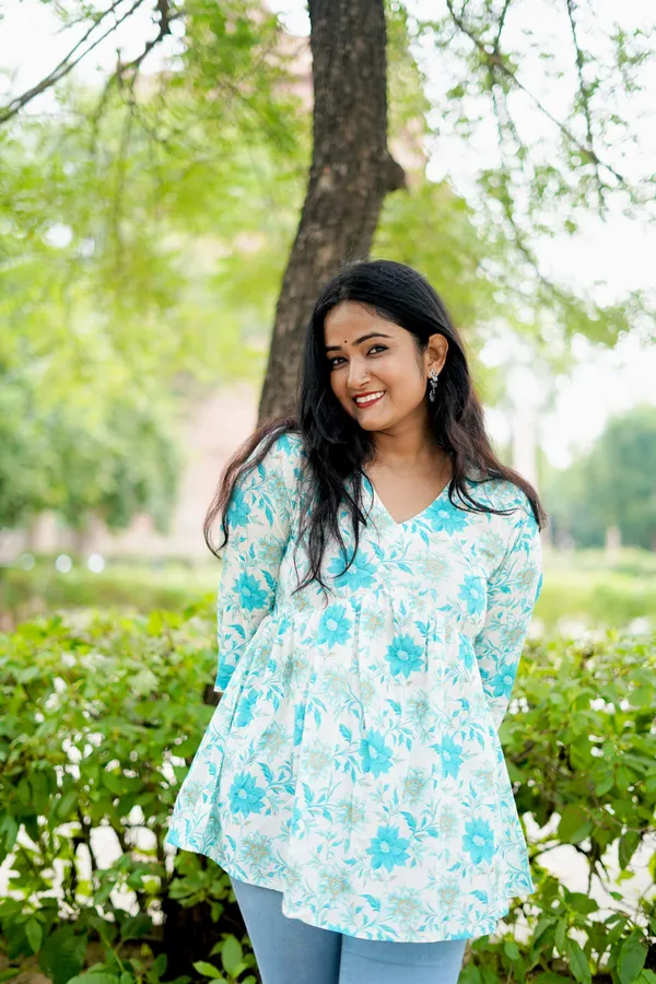 White_Cotton_Floral_Printed_Ali_Cut_Short_kurti