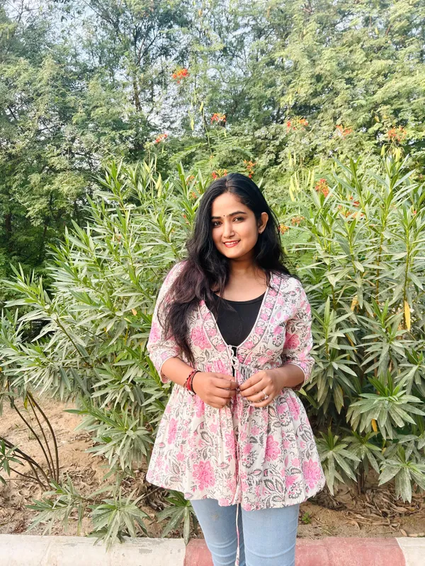 White_Cotton_flower_Printed_Shrug_Kurti