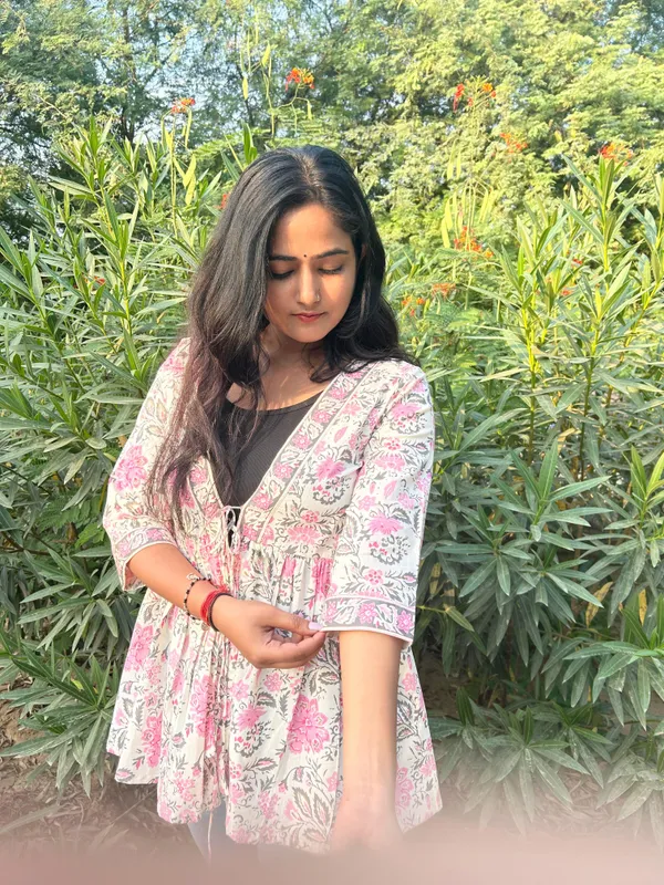 White_Cotton_flower_Printed_Shrug_Kurti