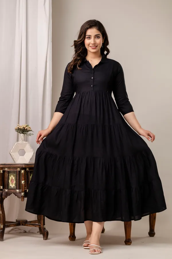 black_shirt_coller_4_tyer_maternity_dress