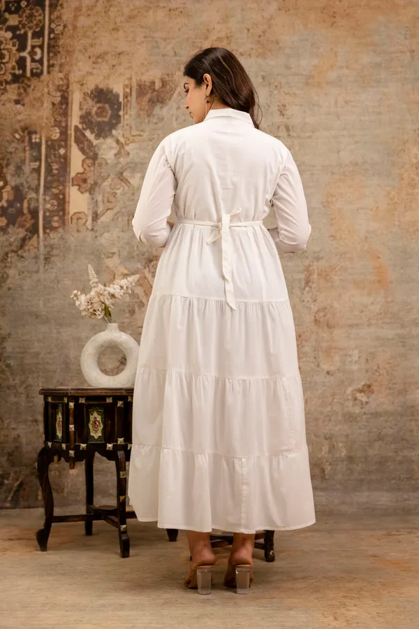 white_shirt_collar_4_tire_maternity_dress