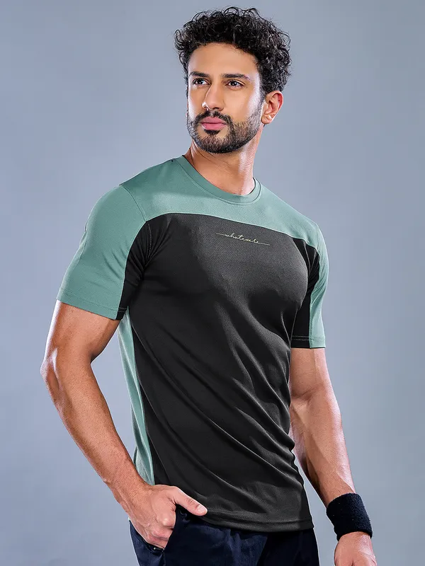 Men's_Solid_Quick_Dry_Sports_Gym_T-Shirt_Breathable_Moisture-Wicking_Half_Sleeve_Round_Crew_Neck_Regular_Fit_Active_Wear