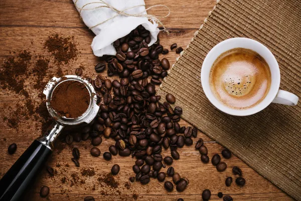 Brazilian_Hybrid_Coffee_Beans_Plant_&_Tree_(1.5-3.5_Ft_Height)_For_Garden,_Well_Watered_Coffee_Fruit_Plant_(Pack_Of_1)