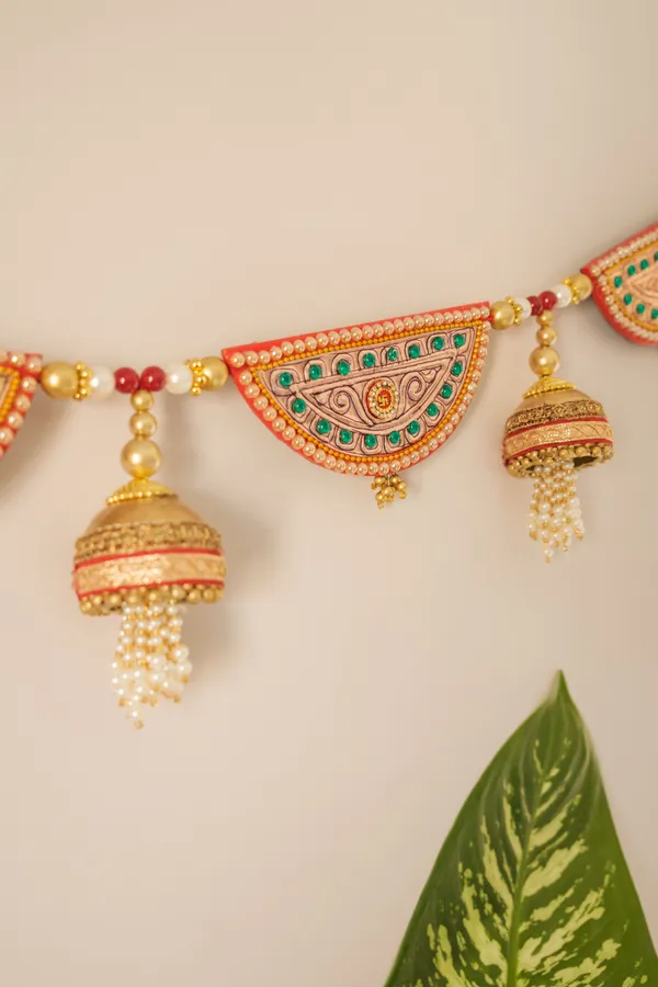 Tanjore_Wooden_Work_Toran_|_Gold_Plated_48-Inch_Housewarming_Must-Have