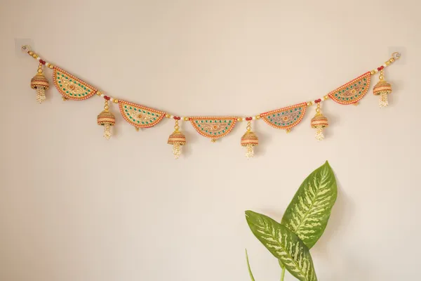 Tanjore_Wooden_Work_Toran_|_Gold_Plated_48-Inch_Housewarming_Must-Have