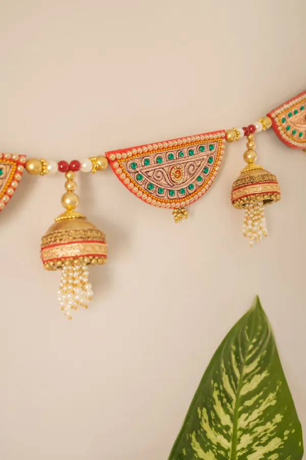 Tanjore_Wooden_Work_Toran_|_Gold_Plated_48-Inch_Housewarming_Must-Have