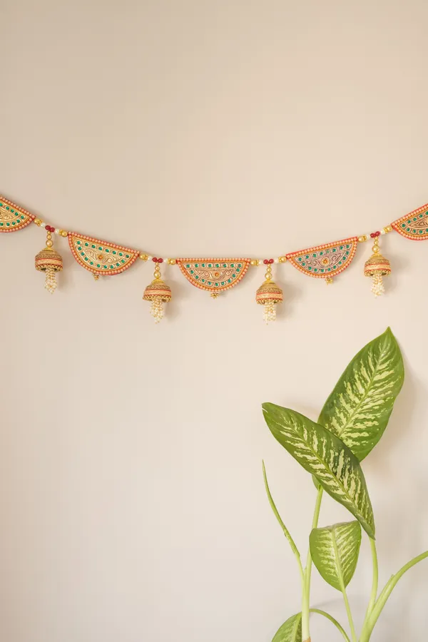 Tanjore_Wooden_Work_Toran_|_Gold_Plated_48-Inch_Housewarming_Must-Have