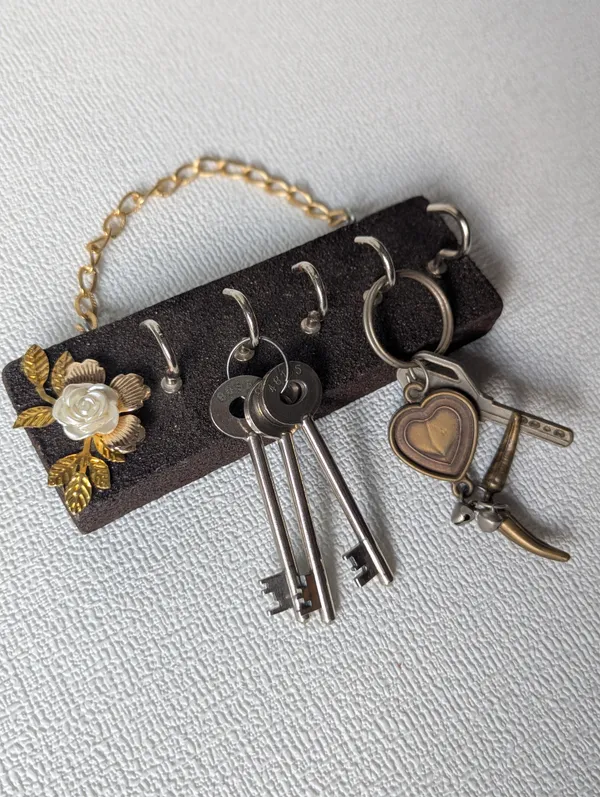 SandyHook_Key_Holder_-_004
