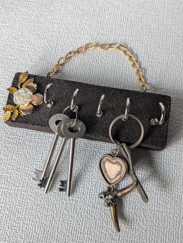 SandyHook_Key_Holder_-_004
