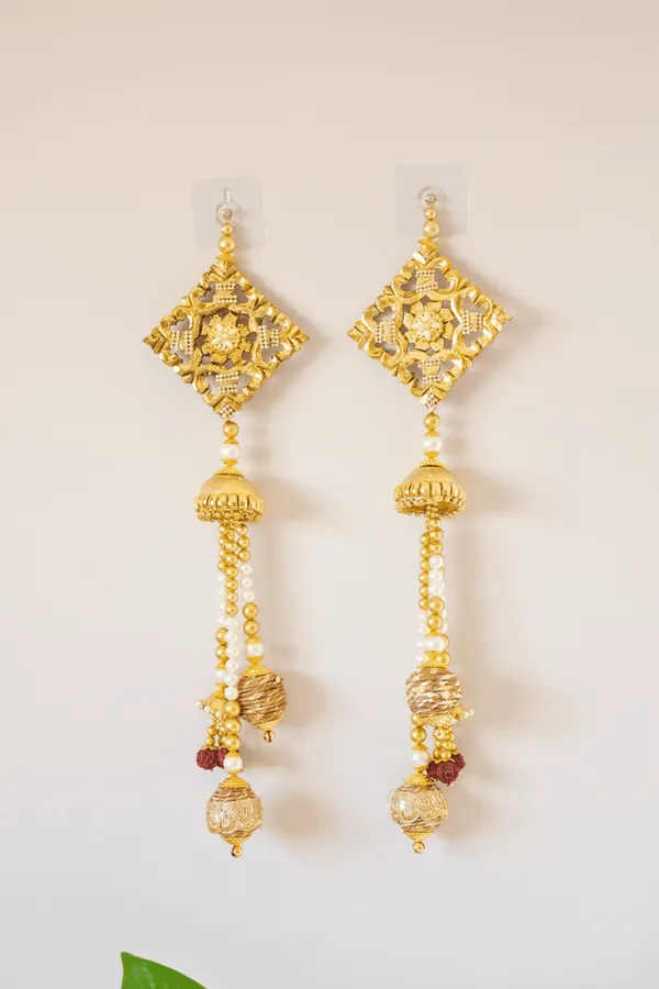 Luxury_Door_Side_Hanging_|_Gold_Plated_Handcrafted_Wall_Décor_for__&_Gifting