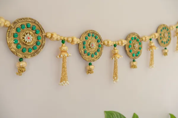 Elegant_48-Inch_Bandhanwar_|_Gold_Plated_Artistic_Door_Hanging_for_Grand_Homes