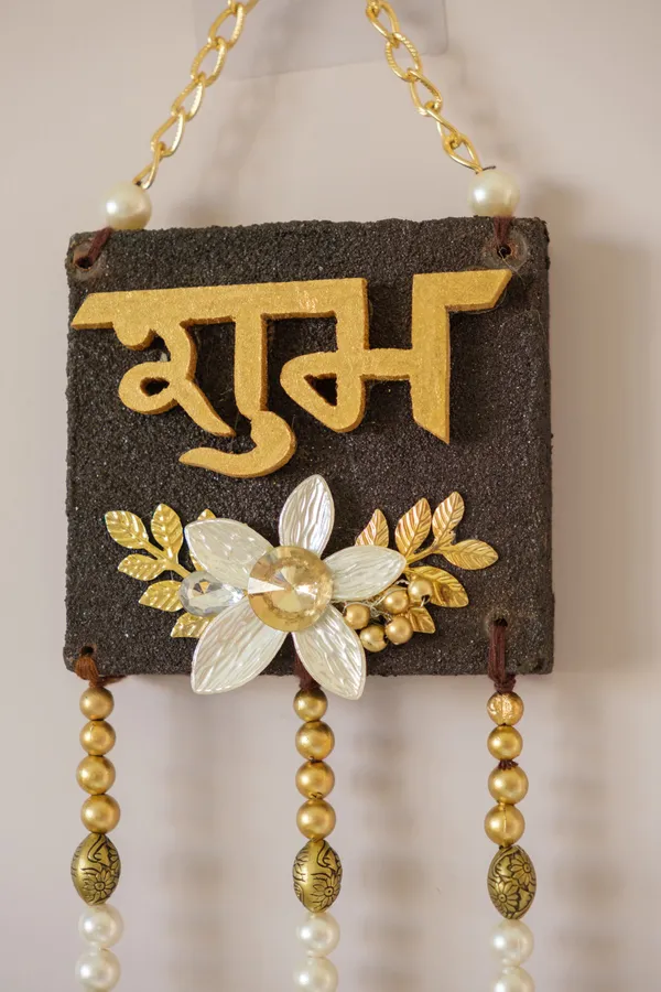 Premium_Festive_Door_Accent_|_Gold_Plated_Must-Have_Side_Hanging_for__Décor