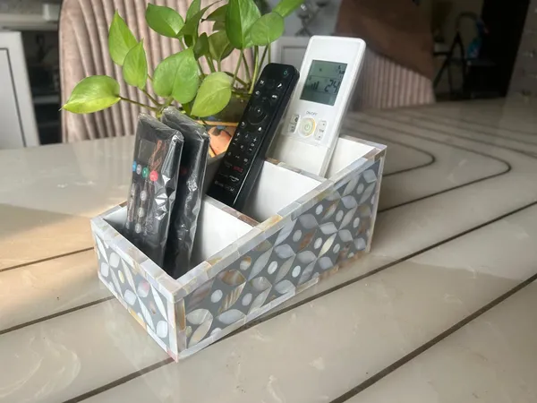 Ethereal_-_Mother_of_Pearl_-_Remote_Stand