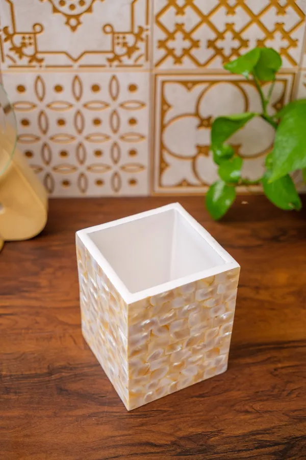 Mother_of_Pearl_Brush_Stand