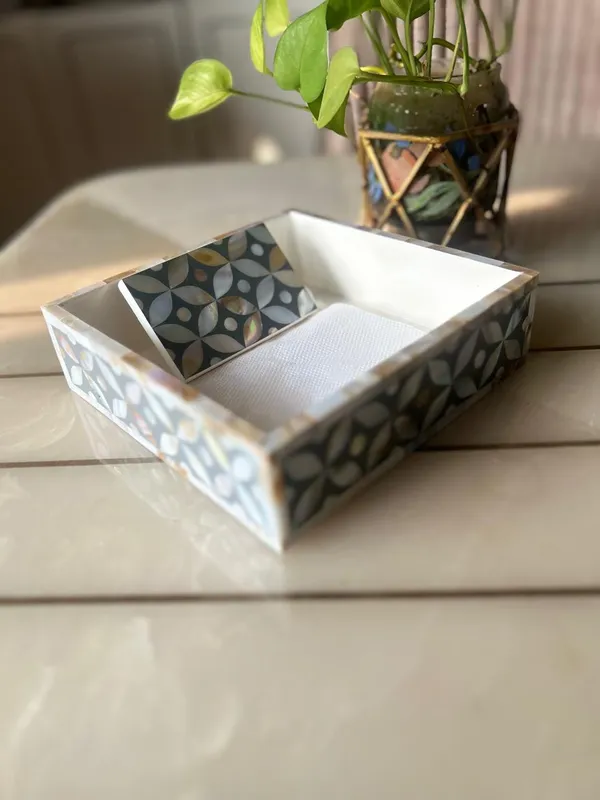 Ethereal_-_Mother_of_Pearl_-_Weight_Tissue_Holder