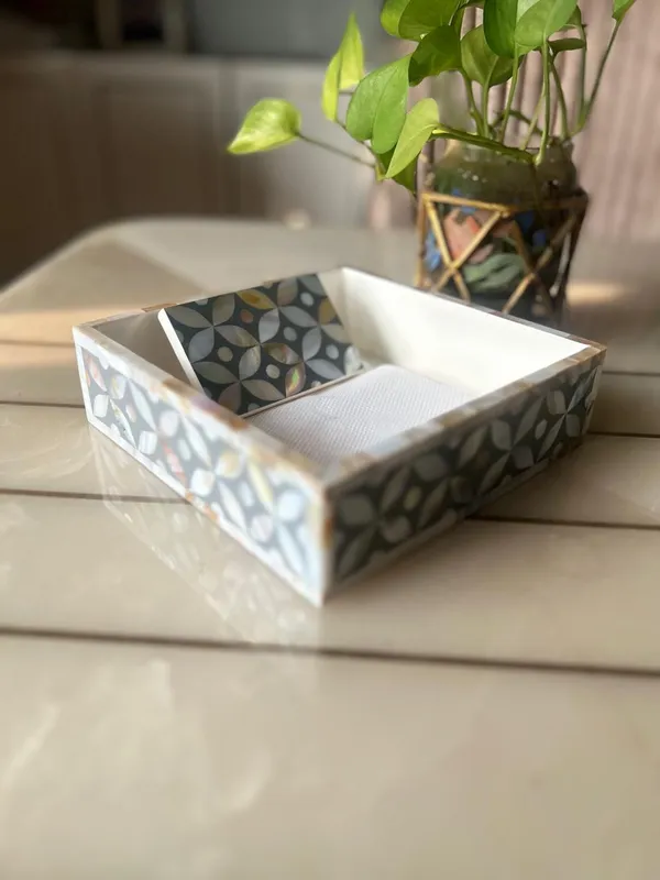 Ethereal_-_Mother_of_Pearl_-_Weight_Tissue_Holder