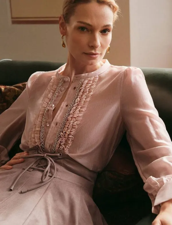 Cotton_Formal_Shirt_With_3-D_Flower_Embroidey