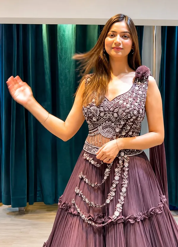 Ready_To_Wear_Chinon_Silk_Lehenga_Choli_With_Embroidery_Koding_Jari_Work__Fenshi_Lesh_Blouse__Bodae