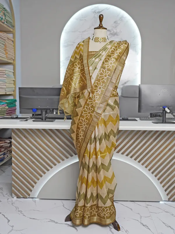 Soft_Tussar_Silk_sarees_with_Beautiful_Digital_Print_With_Attractive_Border_And_Contrast_Print_Blouse_With_Tassels