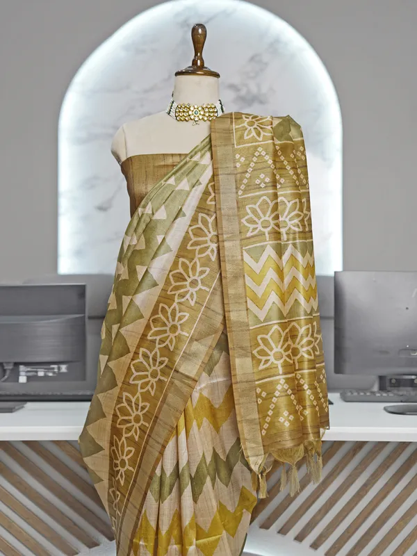 Soft_Tussar_Silk_sarees_with_Beautiful_Digital_Print_With_Attractive_Border_And_Contrast_Print_Blouse_With_Tassels