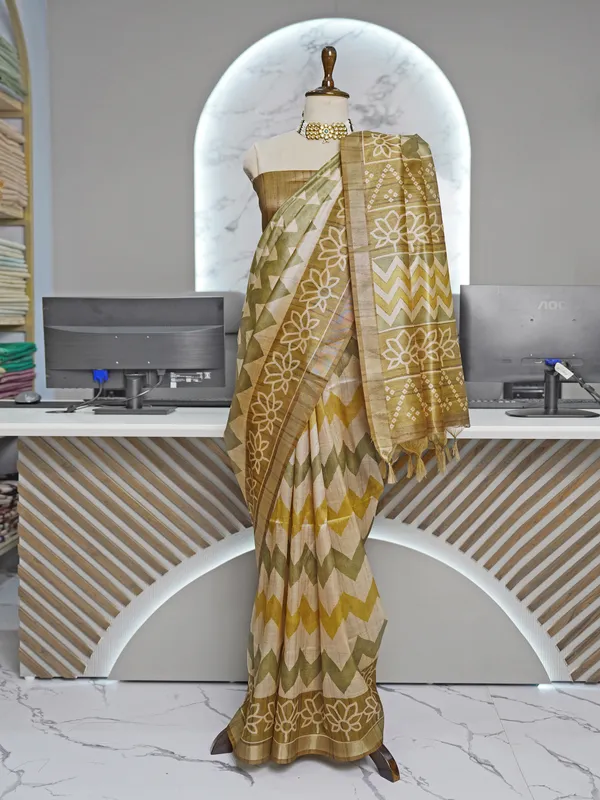 Soft_Tussar_Silk_sarees_with_Beautiful_Digital_Print_With_Attractive_Border_And_Contrast_Print_Blouse_With_Tassels
