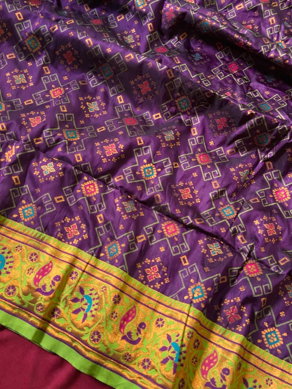 Premium_Soft_Paithani_Silk_sarees_With_Beautiful_Weaving_Pattern_With_Attractive_Rich_Pallu_And_Border_And_Weaving_Blouse_With_Tassels