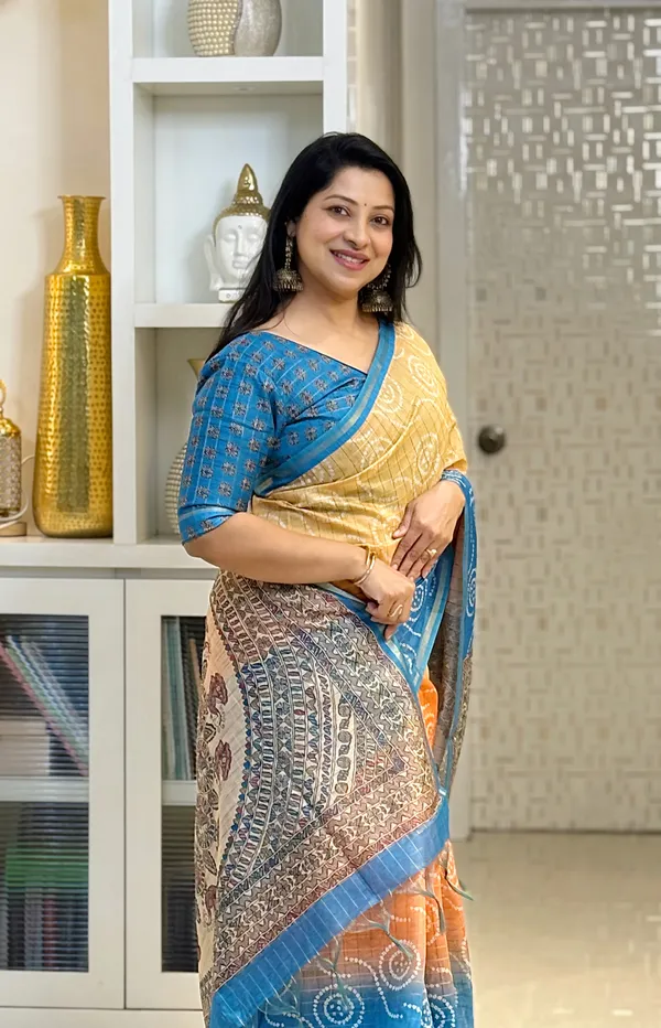Soft_Semi_Tussar_Silk_sarees_with_Beautiful_Digital_Print_With_Attractive_Border_And_Contrast_Print_Blouse_With_Tassels
